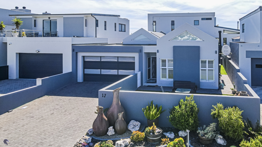 3 Bedroom Property for Sale in Calypso Beach Western Cape